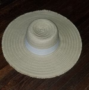 3/$15 Gorgeous Sun Hat by Minicci NEW